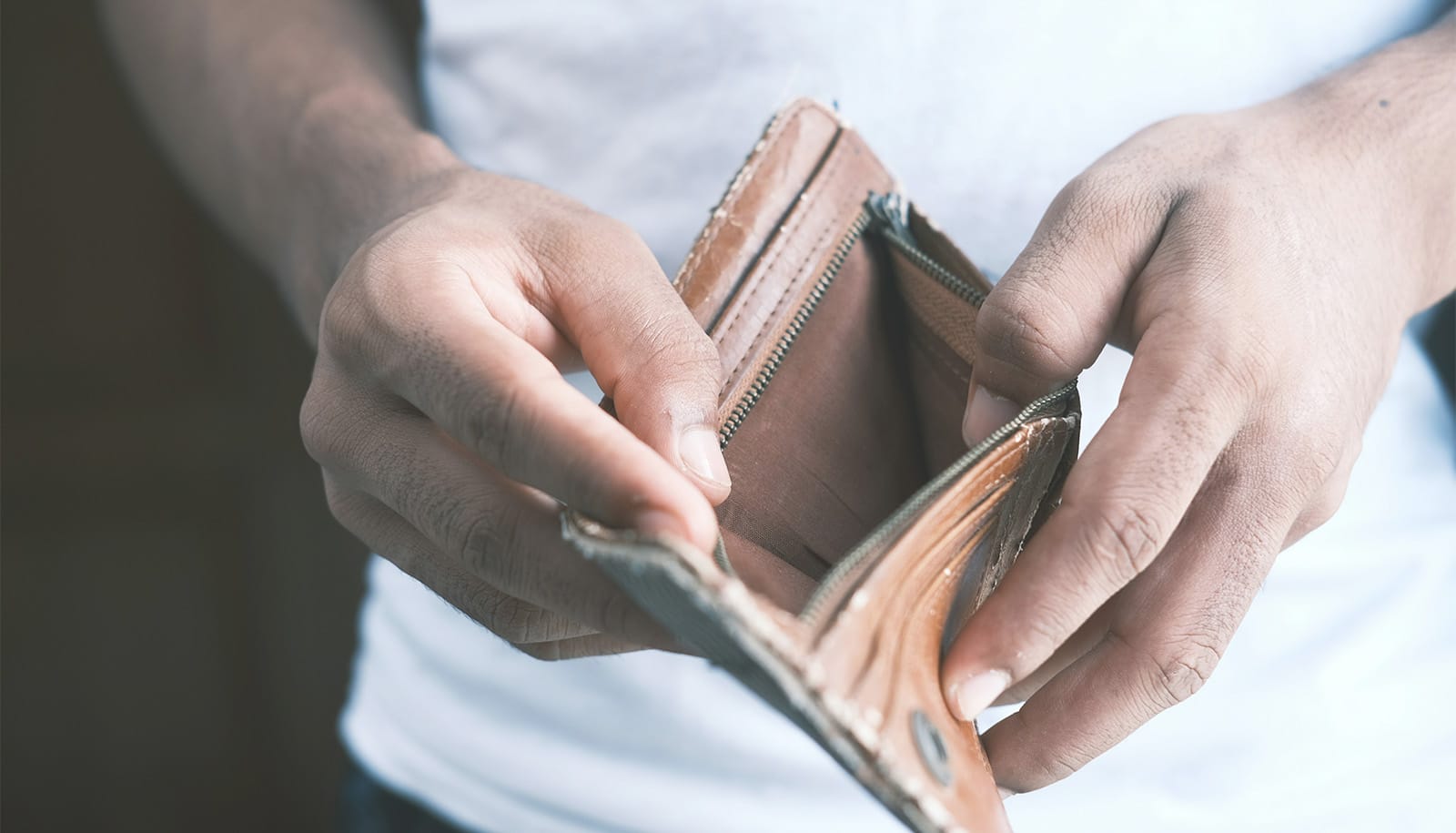 Conseiller funéraire chez Services funéraires Azur