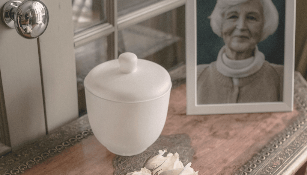 Azur Funeral Services: Home Delivery of Ashes Across Quebec